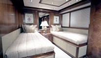HERITAGE III -  Twin Cabin